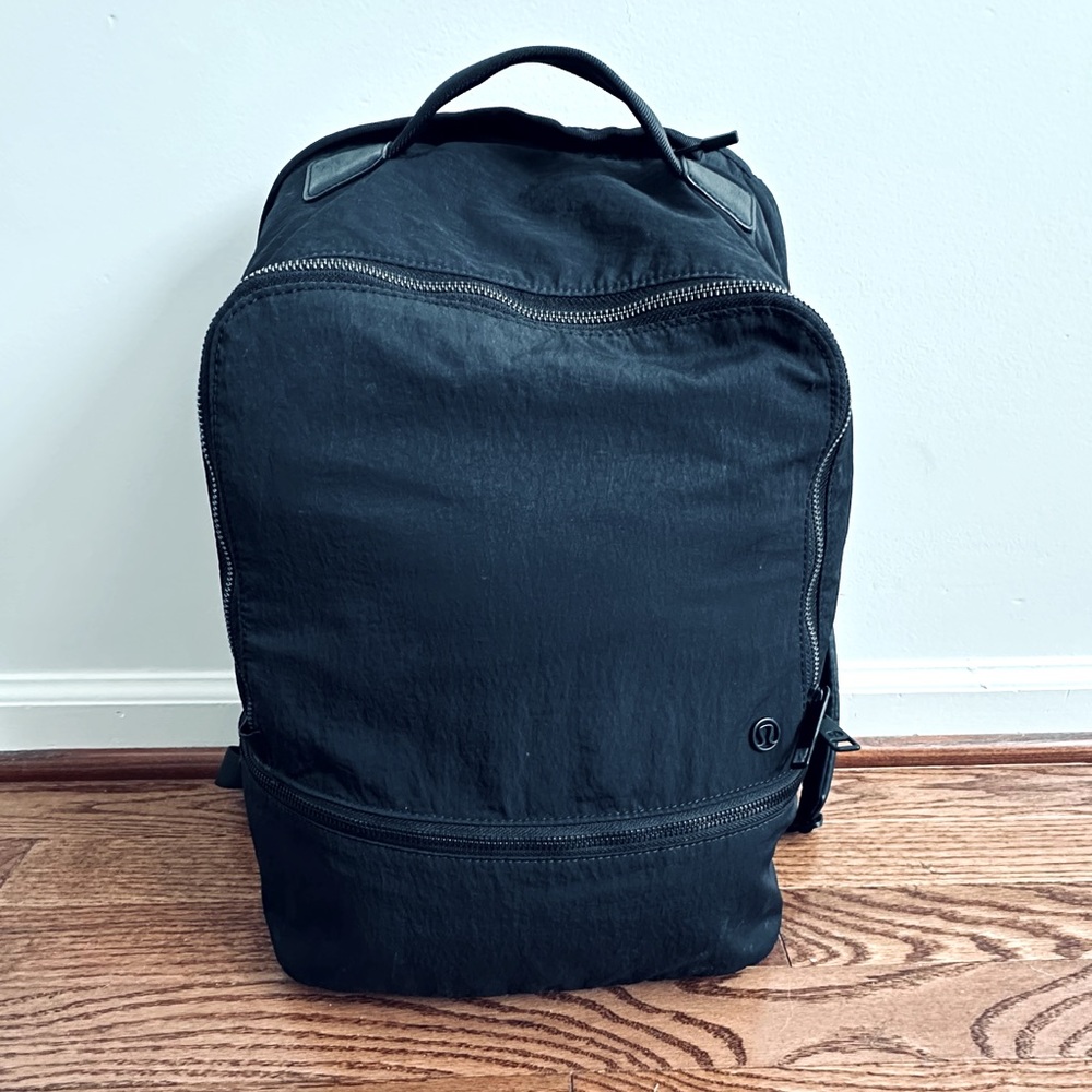 Lululemon backpack in excellent condition.